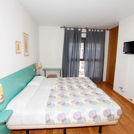 Hostal Via Lactea Burgos Ngoại thất bức ảnh