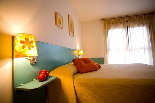 Hostal Via Lactea Burgos Ngoại thất bức ảnh